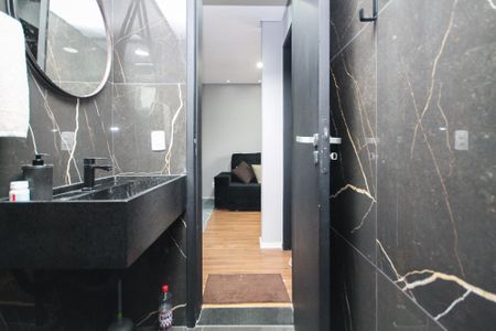 Banheiro de apartamento para alugar com 2 quartos, 49m² em Parque Rincao, Cotia