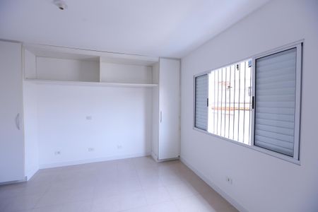 Quarto 2 de casa para alugar com 2 quartos, 100m² em Vila Picinin, São Paulo