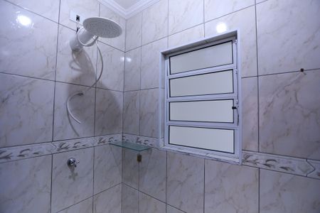 Casa para alugar com 100m², 2 quartos e 2 vagas Casa para alugar com 100m², 2 quartos e 2 vagasBanheiro