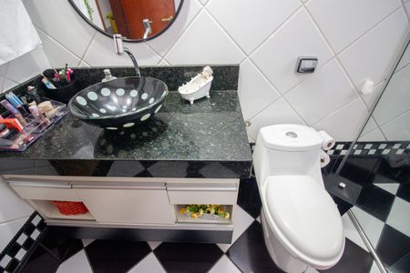 Casa à venda com 283m², 4 quartos e 4 vagasBanheiro Social