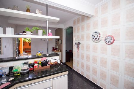 Casa à venda com 283m², 4 quartos e 4 vagasCozinha e Área de Serviço