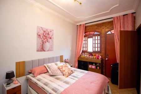 Casa à venda com 283m², 4 quartos e 4 vagasQuarto 1