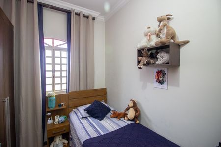 Casa à venda com 283m², 4 quartos e 4 vagasQuarto 2