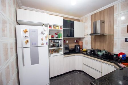 Casa à venda com 283m², 4 quartos e 4 vagasCozinha e Área de Serviço