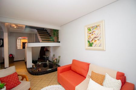 Sala de casa à venda com 4 quartos, 283m² em Oitis, Contagem