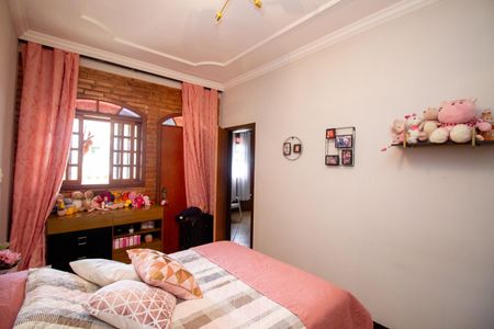 Casa à venda com 283m², 4 quartos e 4 vagasQuarto 1