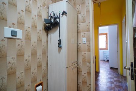Banheiro de apartamento à venda com 2 quartos, 62m² em Passo D’areia, Porto Alegre