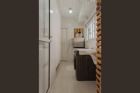 Apartamento à venda com 156m², 3 quartos e 3 vagas Apartamento à venda com 156m², 3 quartos e 3 vagasÁrea de Serviço