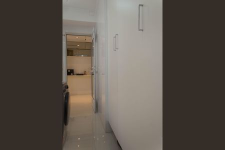 Apartamento à venda com 156m², 3 quartos e 3 vagas Apartamento à venda com 156m², 3 quartos e 3 vagasÁrea de Serviço