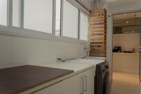 Apartamento à venda com 156m², 3 quartos e 3 vagas Apartamento à venda com 156m², 3 quartos e 3 vagasÁrea de Serviço