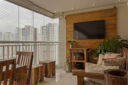 Apartamento à venda com 156m², 3 quartos e 3 vagas Apartamento à venda com 156m², 3 quartos e 3 vagasVaranda