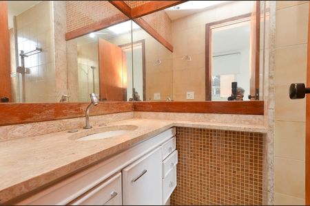 Apartamento para alugar com 72m², 2 quartos e 1 vaga Apartamento para alugar com 72m², 2 quartos e 1 vagaBanheiro Suíte