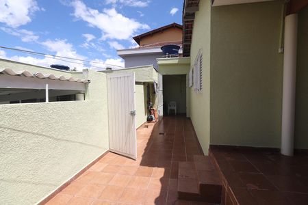 Casa à venda com 190m², 3 quartos e 3 vagasQuintal - Casa 1