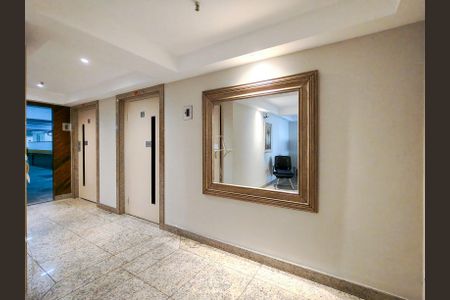 Apartamento à venda com 58m², 2 quartos e 1 vaga Apartamento à venda com 58m², 2 quartos e 1 vagaFachada e portaria