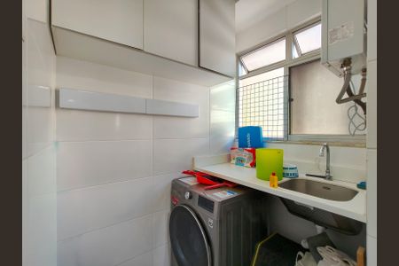 Apartamento à venda com 58m², 2 quartos e 1 vaga Apartamento à venda com 58m², 2 quartos e 1 vagaCozinha e Área de Serviço