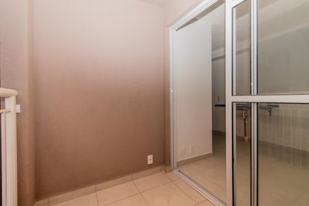 Varanda da Sala de apartamento à venda com 2 quartos, 33m² em Parque Industrial Tomas Edson, São Paulo