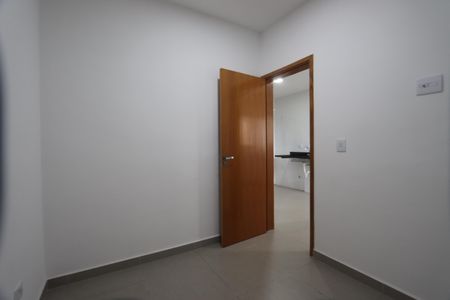 Quarto 1 de apartamento para alugar com 2 quartos, 38m² em Vila Antonieta, São Paulo