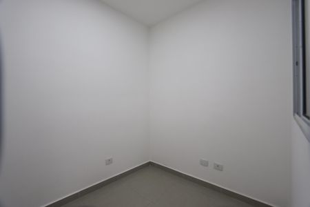 Quarto 2 de apartamento para alugar com 2 quartos, 38m² em Vila Antonieta, São Paulo