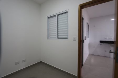 Quarto 2 de apartamento para alugar com 2 quartos, 38m² em Vila Antonieta, São Paulo