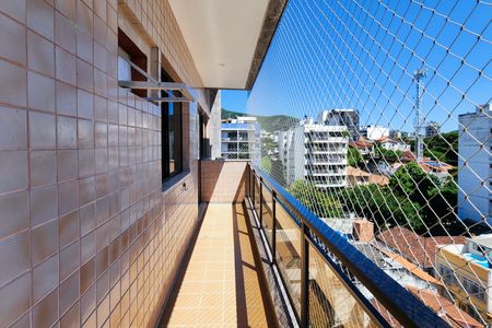 Apartamento à venda com 125m², 3 quartos e 2 vagasVaranda 