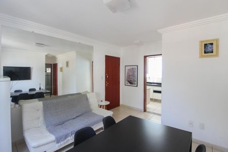 Apartamento à venda com 67m², 2 quartos e 1 vagaSala