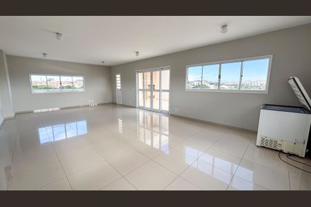 Apartamento para alugar com 57m², 2 quartos e 1 vaga Apartamento para alugar com 57m², 2 quartos e 1 vagaÁrea comum - Salão de festas