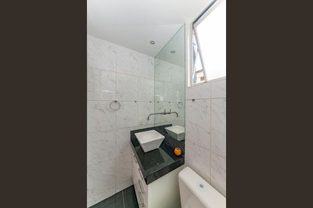 Apartamento à venda com 75m², 2 quartos e 2 vagas Apartamento à venda com 75m², 2 quartos e 2 vagasBanheiro da Suíte