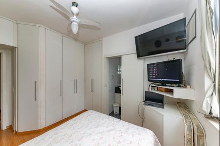 Apartamento à venda com 75m², 2 quartos e 2 vagas Apartamento à venda com 75m², 2 quartos e 2 vagasSuíte