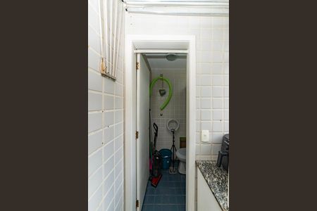 Apartamento à venda com 75m², 2 quartos e 2 vagas Apartamento à venda com 75m², 2 quartos e 2 vagasBanheiro de serviço