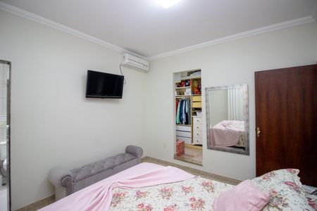 Casa à venda com 248m², 3 quartos e 2 vagasQuarto Suíte