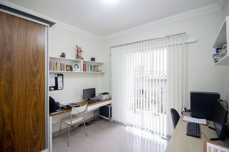 Casa à venda com 248m², 3 quartos e 2 vagasEscritório