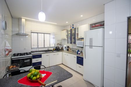 Casa à venda com 248m², 3 quartos e 2 vagasCozinha e Área de Serviço