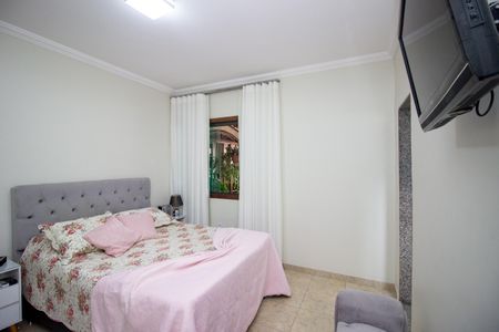 Casa à venda com 248m², 3 quartos e 2 vagasQuarto Suíte