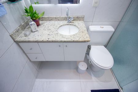 Casa à venda com 248m², 3 quartos e 2 vagasBanheiro da Suíte