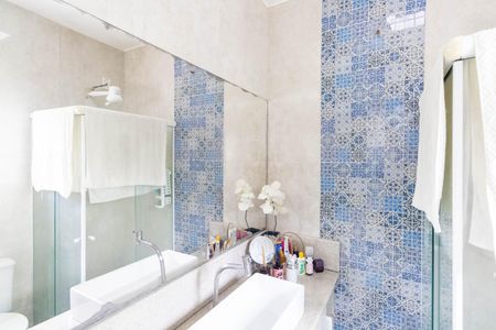 Casa para alugar com 360m², 4 quartos e 1 vaga Casa para alugar com 360m², 4 quartos e 1 vagaBanheiro do Quarto 1