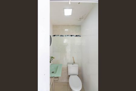 Casa para alugar com 360m², 4 quartos e 1 vaga Casa para alugar com 360m², 4 quartos e 1 vagaBanheiro de serviço