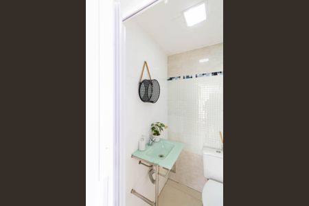 Casa para alugar com 360m², 4 quartos e 1 vaga Casa para alugar com 360m², 4 quartos e 1 vagaBanheiro de serviço