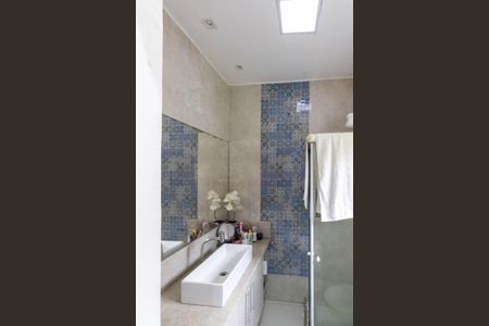 Casa para alugar com 360m², 4 quartos e 1 vaga Casa para alugar com 360m², 4 quartos e 1 vagaBanheiro do Quarto 1