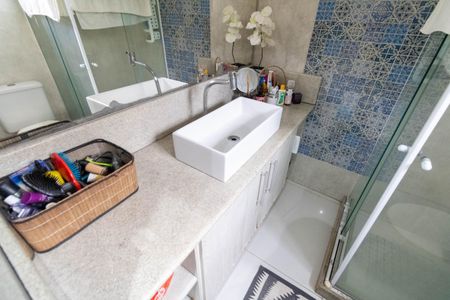 Banheiro do Quarto 1 de casa para alugar com 4 quartos, 360m² em Guaratiba, Rio de Janeiro