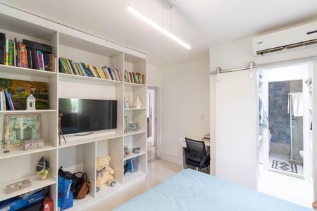 Casa para alugar com 360m², 4 quartos e 1 vaga Casa para alugar com 360m², 4 quartos e 1 vagaQuarto 1