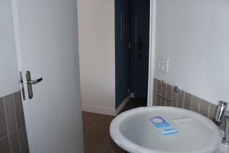 Banheiro de apartamento para alugar com 1 quarto, 47m² em República, São Paulo