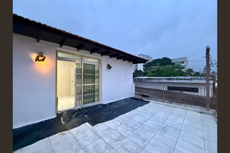 Casa para alugar com 200m², 3 quartos e 2 vagasSacada Suíte