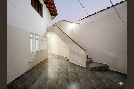 Casa para alugar com 200m², 3 quartos e 2 vagasQuintal