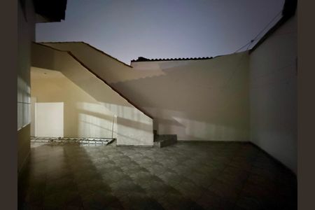 Casa para alugar com 200m², 3 quartos e 2 vagasQuintal