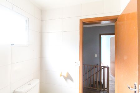 Casa de condomínio para alugar com 67m², 2 quartos e 1 vaga Casa de condomínio para alugar com 67m², 2 quartos e 1 vagaBanheiro