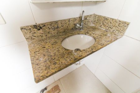 Casa de condomínio para alugar com 67m², 2 quartos e 1 vaga Casa de condomínio para alugar com 67m², 2 quartos e 1 vagaBanheiro