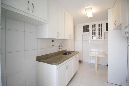 Apartamento para alugar com 100m², 2 quartos e 2 vagasCozinha