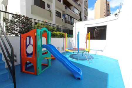 Apartamento para alugar com 100m², 2 quartos e 2 vagasÁrea comum - Playground