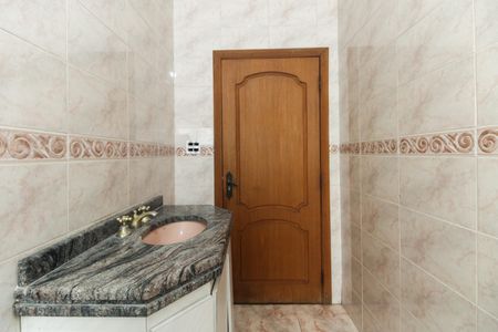 Casa para alugar com 180m², 3 quartos e 3 vagas Casa para alugar com 180m², 3 quartos e 3 vagasBanheiro Social