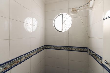 Casa para alugar com 180m², 3 quartos e 3 vagas Casa para alugar com 180m², 3 quartos e 3 vagasBanheiro Suíte